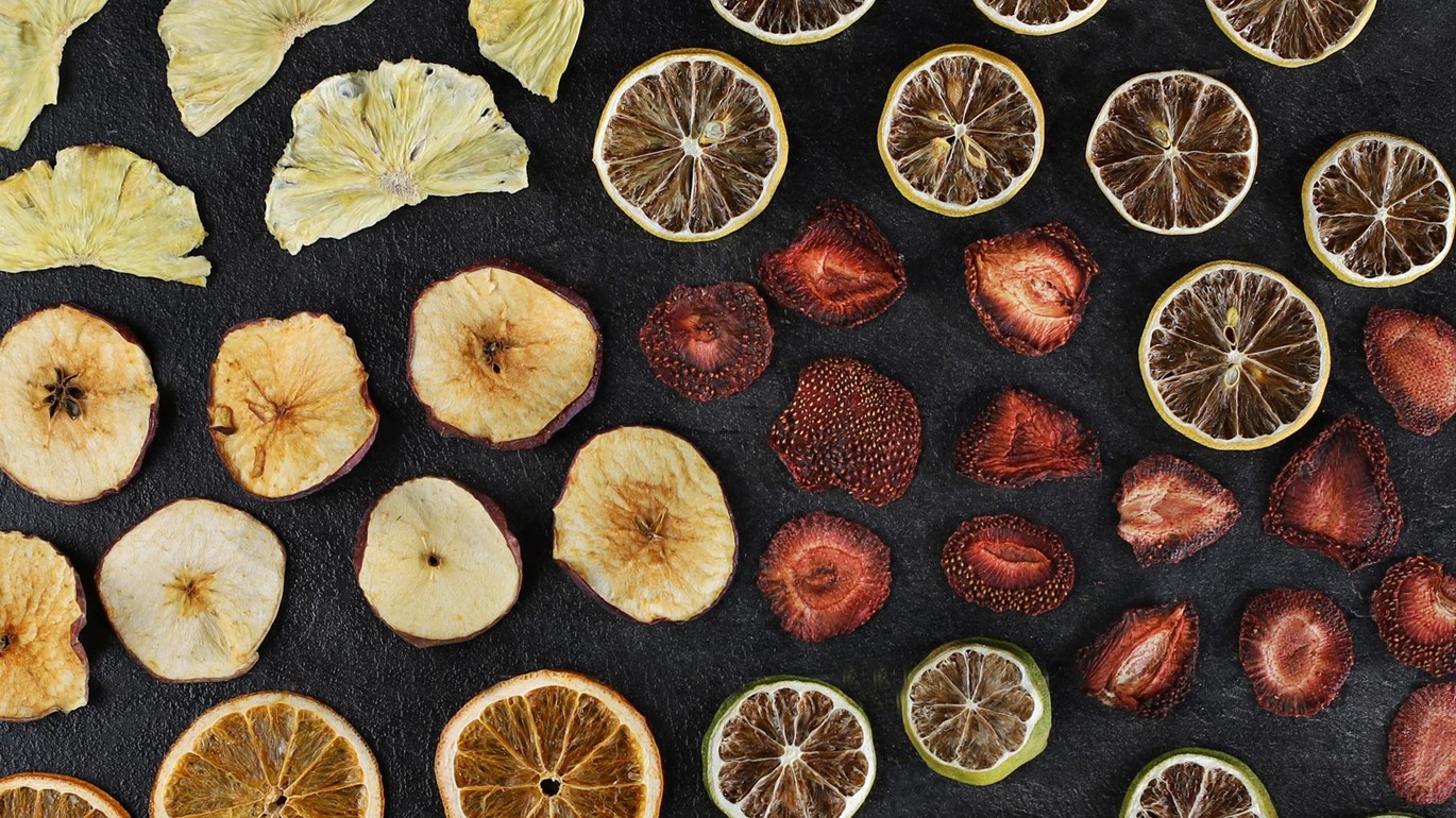 Frona Dried Fruit; Why Dehydrated and Dried Fruit Make the Perfect Cocktail Garnishes
