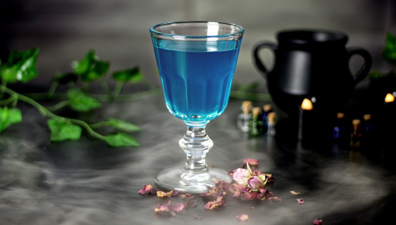 Halloween 2016: Lady in Blue Cocktail Recipe